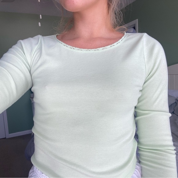 green longsleeve top - Picture 2 of 4